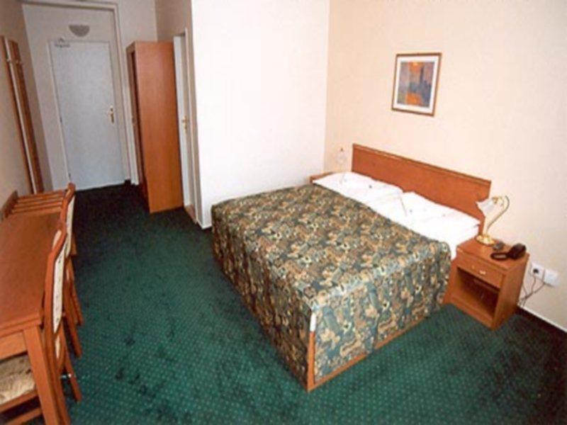 Hotel Superior Prague Exterior photo